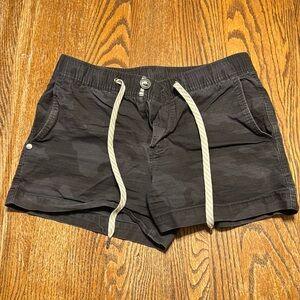Vuori Shorts